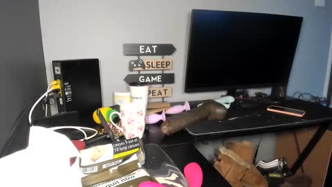 emliyjamesmjb online show from February 25, 2:58 pm