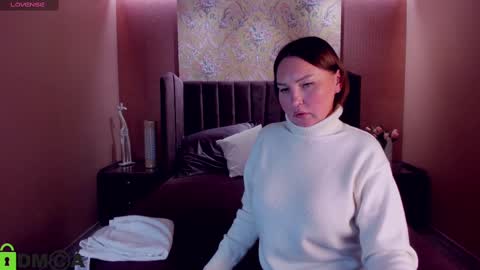 Snapshot of emm_quince chatting on February 9, 8:34 pm Emm online show from February 9, 8:34 pm