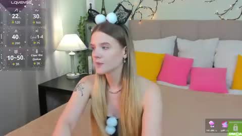emma__peach online show from July 28, 8:23 am
