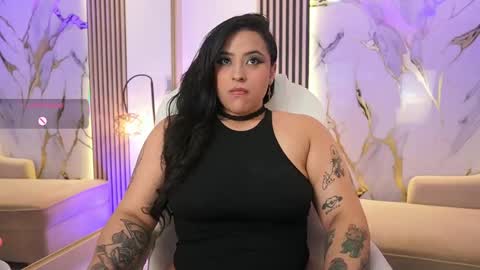 emma__walkerr_ online show from April 24, 8:00 pm