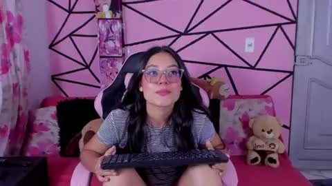 Emma online show from July 1, 9:23 pm