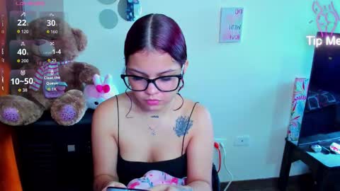 emma_boo_ online show from March 10, 6:12 pm