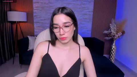 emma_caarter online show from June 12, 3:38 am