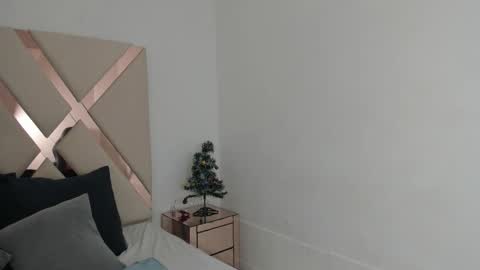 Emma Castillo online show from December 15, 10:39 pm