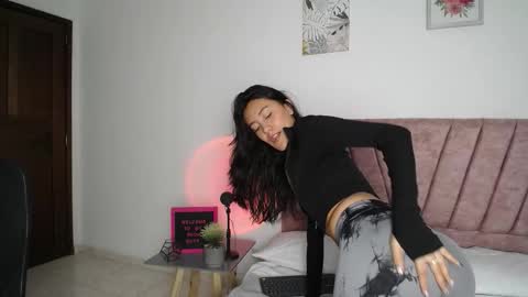 Emma Glow online show from November 2, 4:51 pm