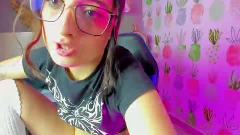 E M M A online show from March 11, 2:25 am