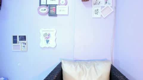 Snapshot of emma_jhoons chatting on October 11, 11:15 am emma_jhoons online show from October 11, 11:15 am