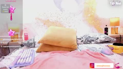 Snapshot of emma_jhoons chatting on September 15, 11:44 am emma_jhoons online show from September 15, 11:44 am