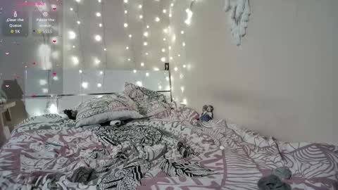 emma_just online show from September 11, 5:25 pm