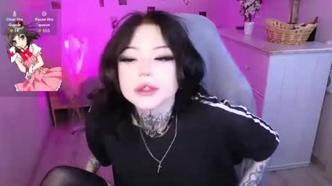 emma_kirks online show from June 18, 12:43 pm