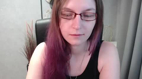 Snapshot of emma_lust94 chatting on January 23, 1:02 pm emma online show from January 23, 1:02 pm