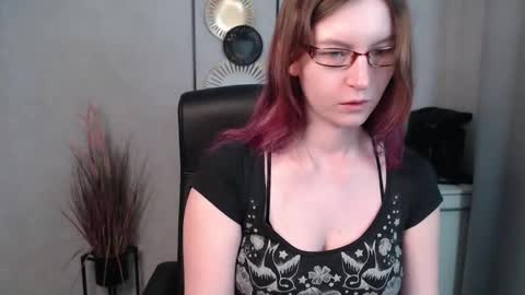 Snapshot of emma_lust94 chatting on March 3, 6:48 am emma online show from March 3, 6:48 am