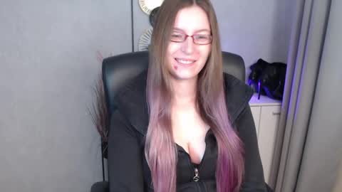 Snapshot of emma_lust94 chatting on October 2, 5:50 am emma online show from October 2, 5:50 am