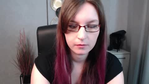 Snapshot of emma_lust94 chatting on March 7, 10:13 am emma online show from March 7, 10:13 am