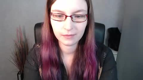 Snapshot of emma_lust94 chatting on February 19, 10:12 am emma online show from February 19, 10:12 am