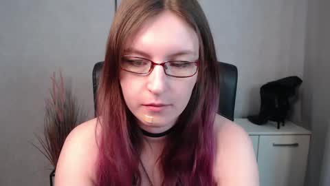 Snapshot of emma_lust94 chatting on March 12, 10:37 am emma online show from March 12, 10:37 am