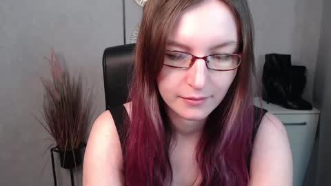 Snapshot of emma_lust94 chatting on February 26, 10:38 am emma online show from February 26, 10:38 am