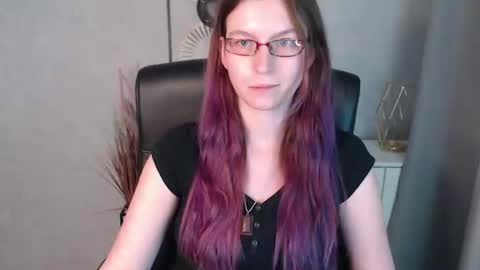Snapshot of emma_lust94 chatting on January 13, 1:06 pm emma online show from January 13, 1:06 pm