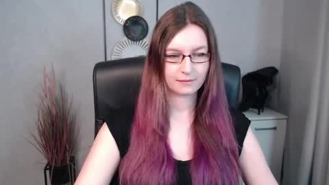 Snapshot of emma_lust94 chatting on March 7, 7:08 am emma online show from March 7, 7:08 am