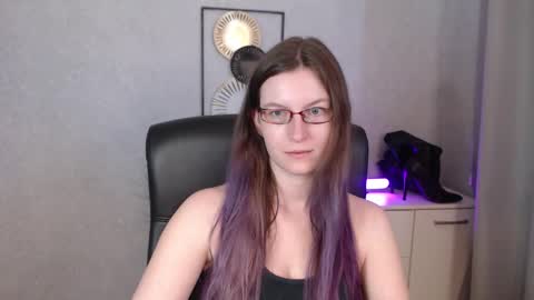 Snapshot of emma_lust94 chatting on September 10, 7:20 am emma online show from September 10, 7:20 am