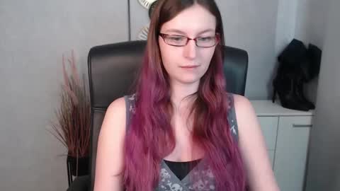 Snapshot of emma_lust94 chatting on February 12, 1:06 pm emma online show from February 12, 1:06 pm