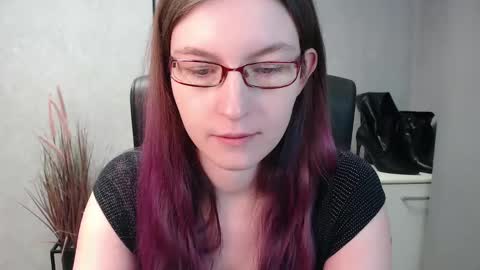 Snapshot of emma_lust94 chatting on February 18, 10:05 am emma online show from February 18, 10:05 am