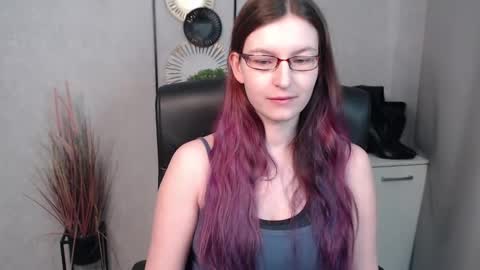 Snapshot of emma_lust94 chatting on February 20, 6:39 am emma online show from February 20, 6:39 am