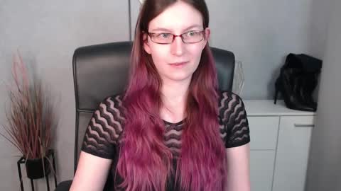Snapshot of emma_lust94 chatting on February 13, 1:15 pm emma online show from February 13, 1:15 pm
