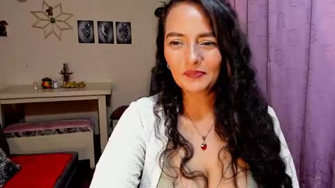  emma luxy online show from April 9, 6:19 am