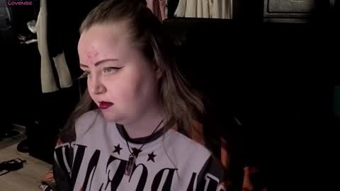 Emma Razumovskaya online show from November 8, 11:30 pm