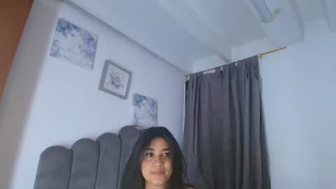 emma_saenz01 online show from July 7, 11:14 am