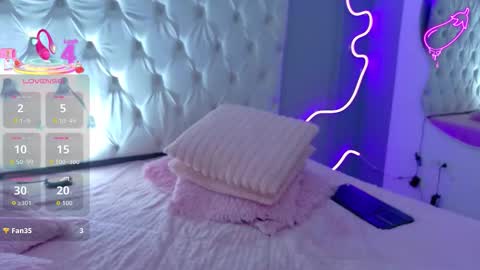 Snapshot of emma_visconti chatting on September 25, 2:02 pm emma_visconti online show from September 25, 2:02 pm