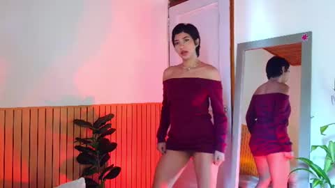 Emma web online show from June 18, 3:39 pm