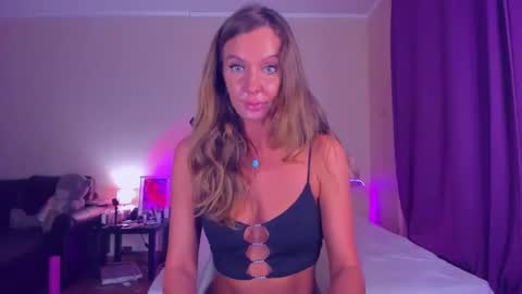 Emma online show from November 3, 7:26 pm