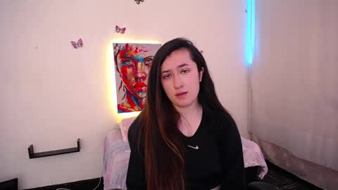 Snapshot of emmaclaire_ chatting on September 15, 9:27 pm Emma Claire online show from September 15, 9:27 pm
