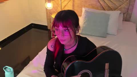           online show from March 19, 9:20 pm