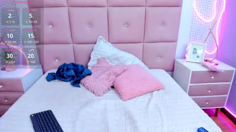 Alejandra  online show from February 19, 3:17 am