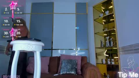 Snapshot of emmahills_sex chatting on October 20, 1:27 pm Emma online show from October 20, 1:27 pm