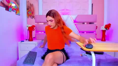 Emma Hilton online show from June 12, 8:52 pm