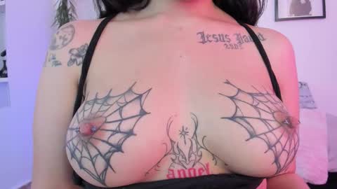 emmajohanson online show from February 25, 8:12 pm