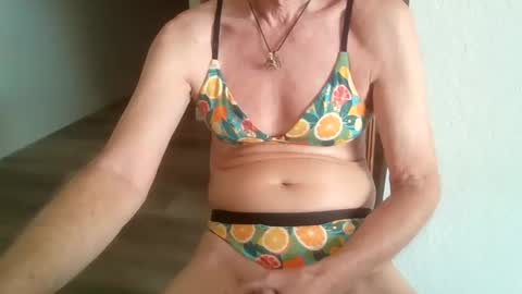 Emma online show from October 13, 9:06 pm