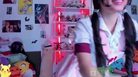Snapshot of emmarosse11 chatting on October 10, 6:25 pm Emma online show from October 10, 6:25 pm