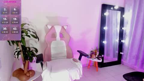 Emma Russell online show from March 7, 5:46 pm