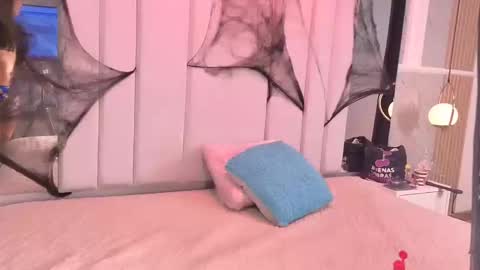 emmawilliams_2 online show from October 12, 6:17 am