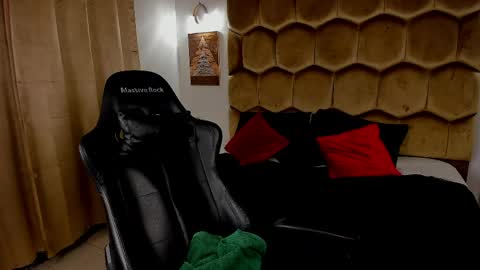 EMMETT COLLINS online show from March 28, 2:07 pm