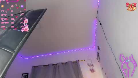 Emmie online show from January 31, 10:40 pm