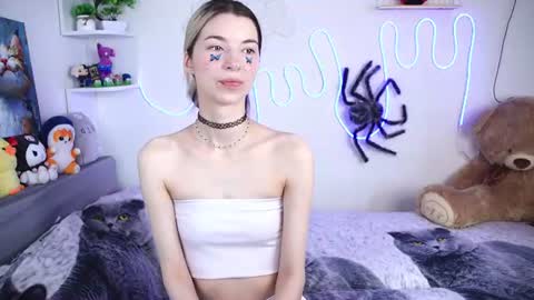 emmie_everly online show from July 10, 12:43 pm