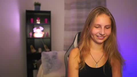 Emmie online show from November 14, 2:30 pm