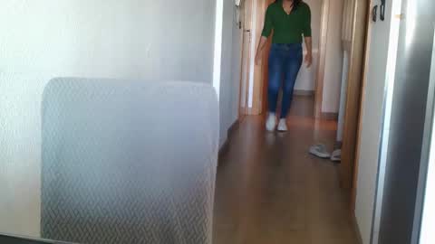 emmie online show from October 15, 7:53 am