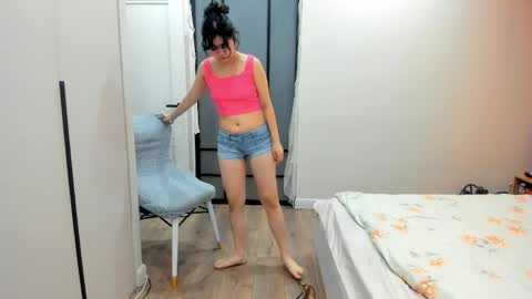 Emilia online show from June 5, 1:49 pm